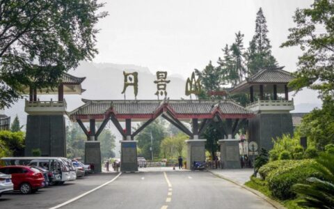 成都必去的10个景点(成都旅游攻略必去的景点推荐)